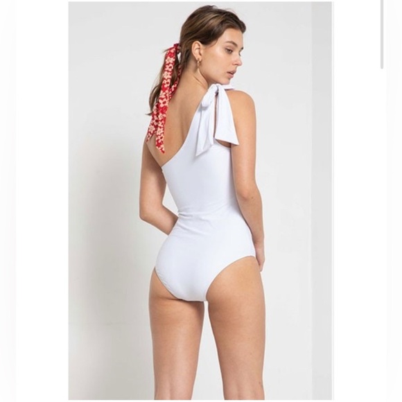Marina West Women's Size Small One-Shoulder One-Piece Swimsuit White Beach - Picture 3 of 13